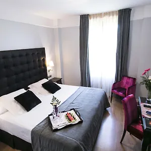 La Casa De La Trinidad **** גרנדה